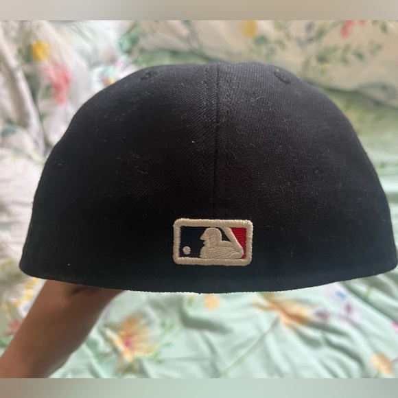 Kid's Boston Red Sox New Era Authentic Collection On-Field 59FIFTY Fitted Hat. - Picture 4 of 7